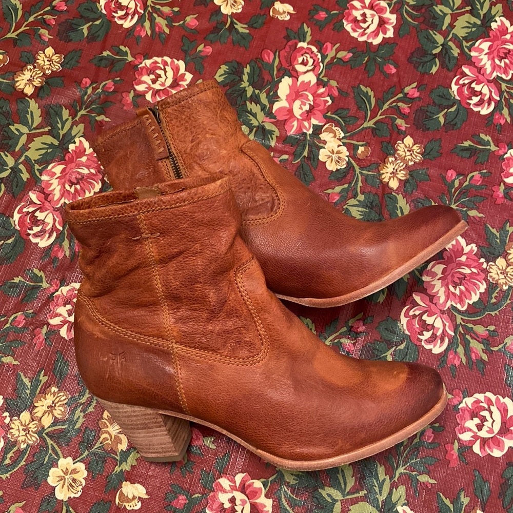 FRYE Cognac Leather Bootie 7.5